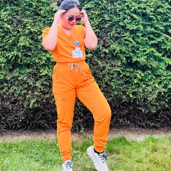 Tangelo Scrub Set - Picture 1 of 2